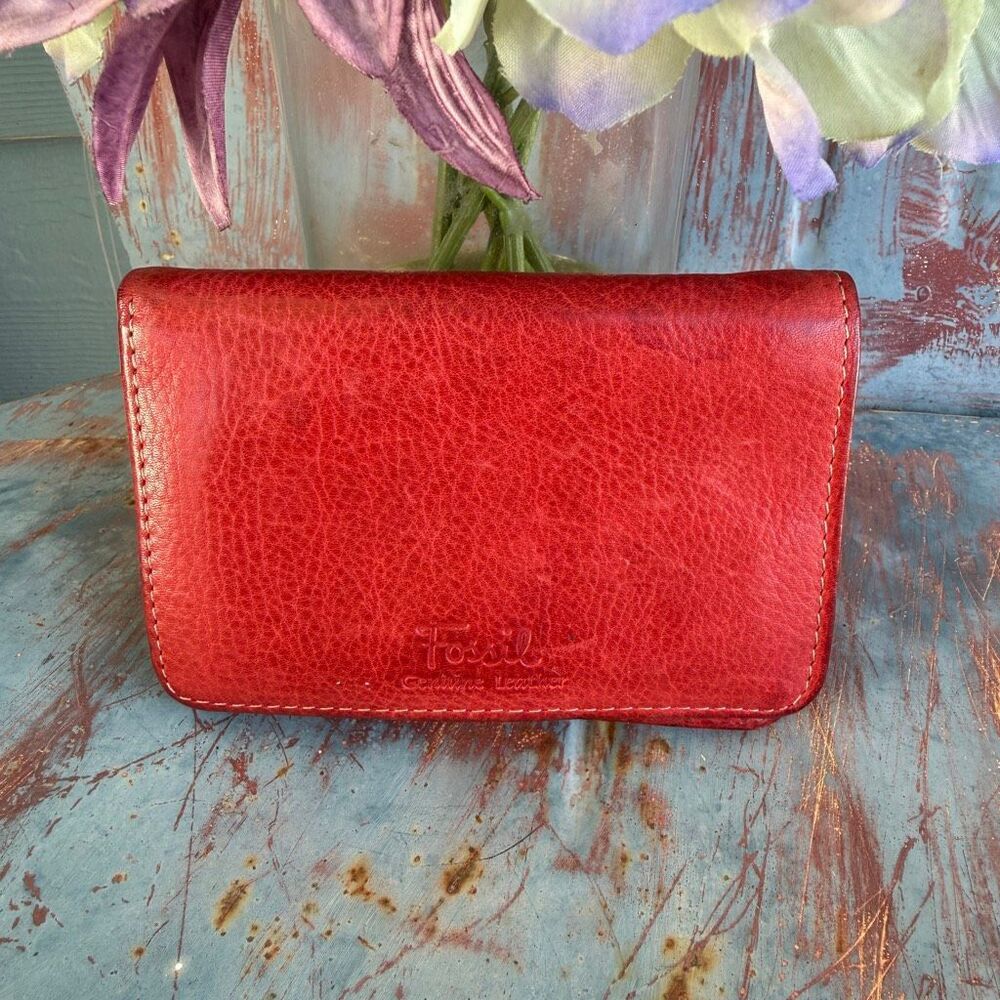Vintage Fossil Red Pebbled Leather Flap Wallet - Style SWL9779